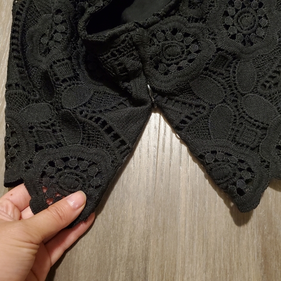 A&F cropped halter top (xs) - Picture 9 of 11